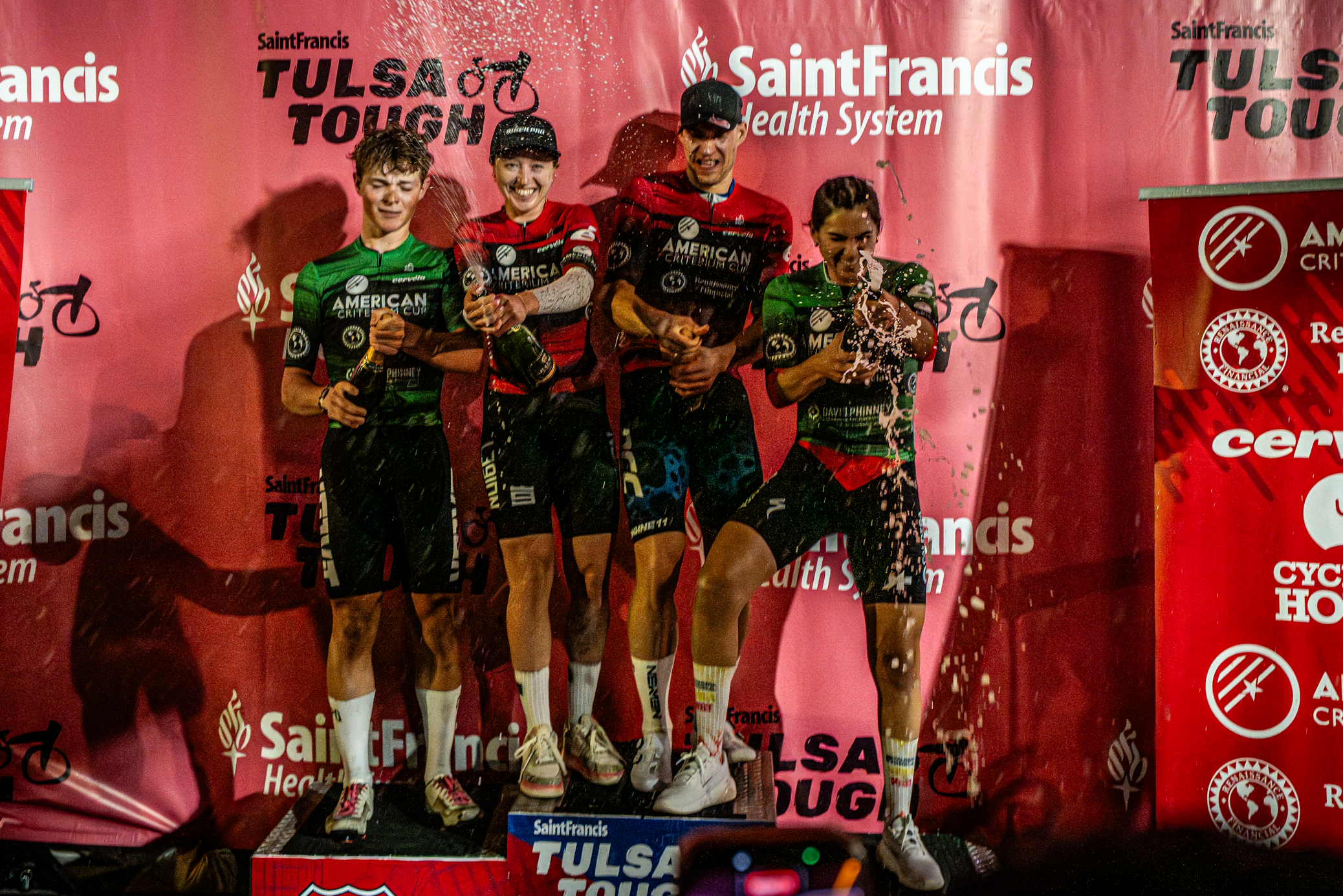 American Criterion Cup: Skyler Schneider und Dario Raps gewinnen die erste Elite Riders Series im St. Francis Tulsa TAF