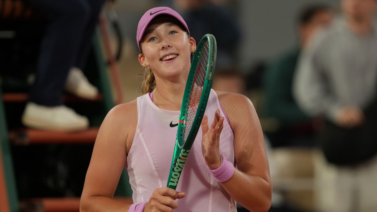 Andreeva qualifiziert sich für das Halbfinale der French Open gegen Kostyuk