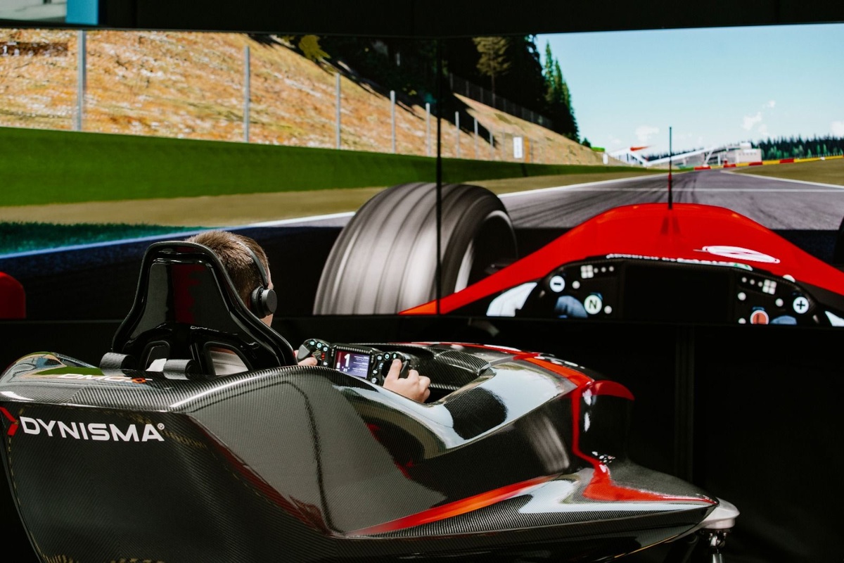 Das Simulationsunternehmen, das die Formel 1 und die gesamte Motorsportwelt dominiert