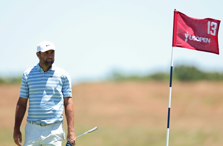 Der Wind peitscht Shinnecock, als das Training der US Open beginnt