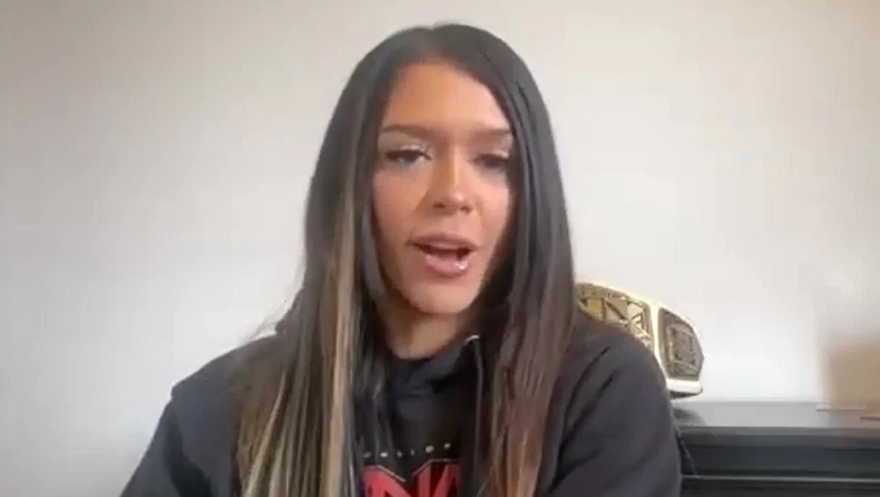 Elena Black spricht über ihr Ziel, es mit 18 Jahren in die WWE zu schaffen, doch stattdessen mit 19 Jahren für Aufsehen bei der TNA Slammiversary zu sorgen