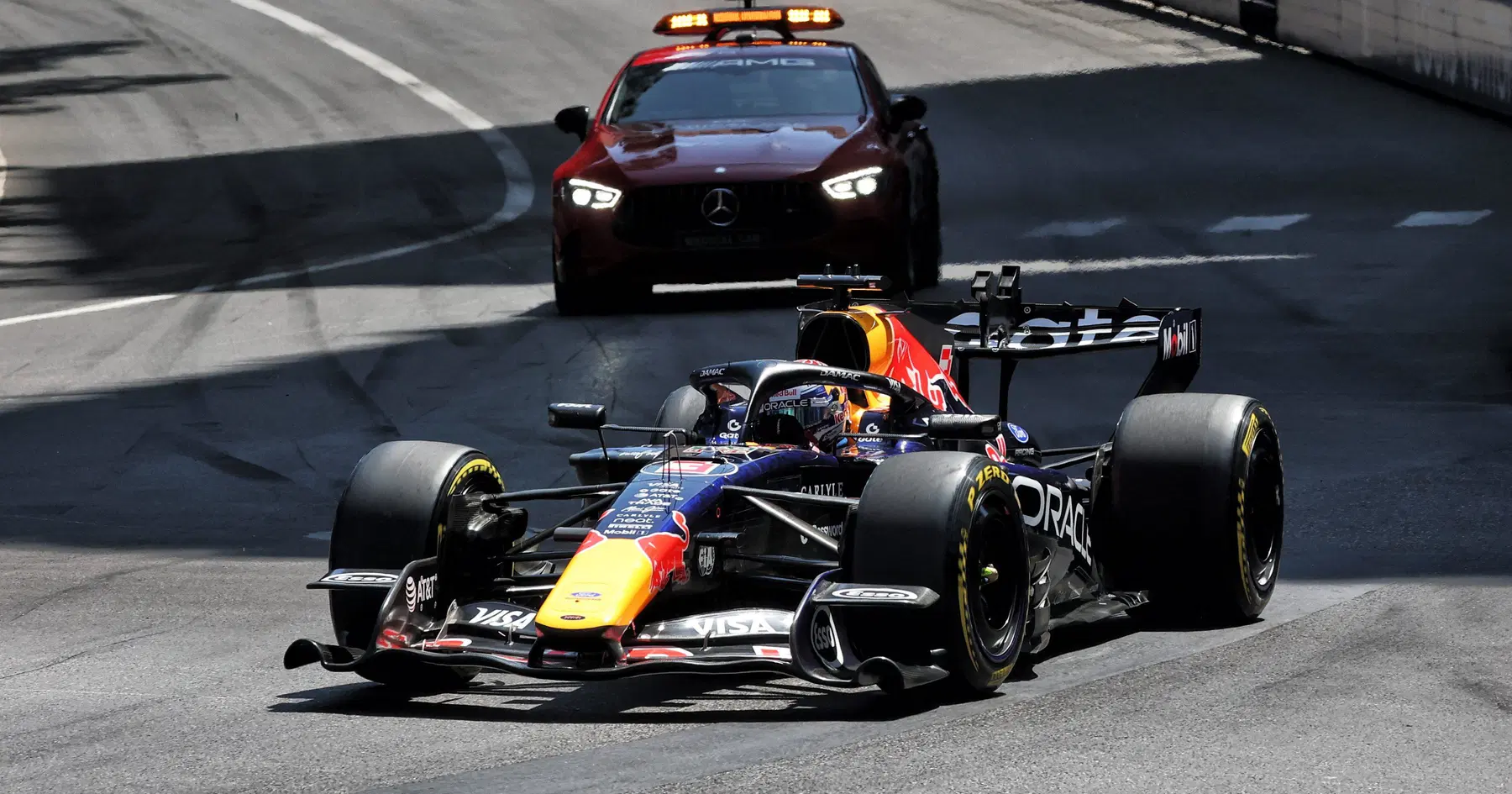 Max Verstappen und Mercedes tauchen mit technischen Problemen im selben Boot auf