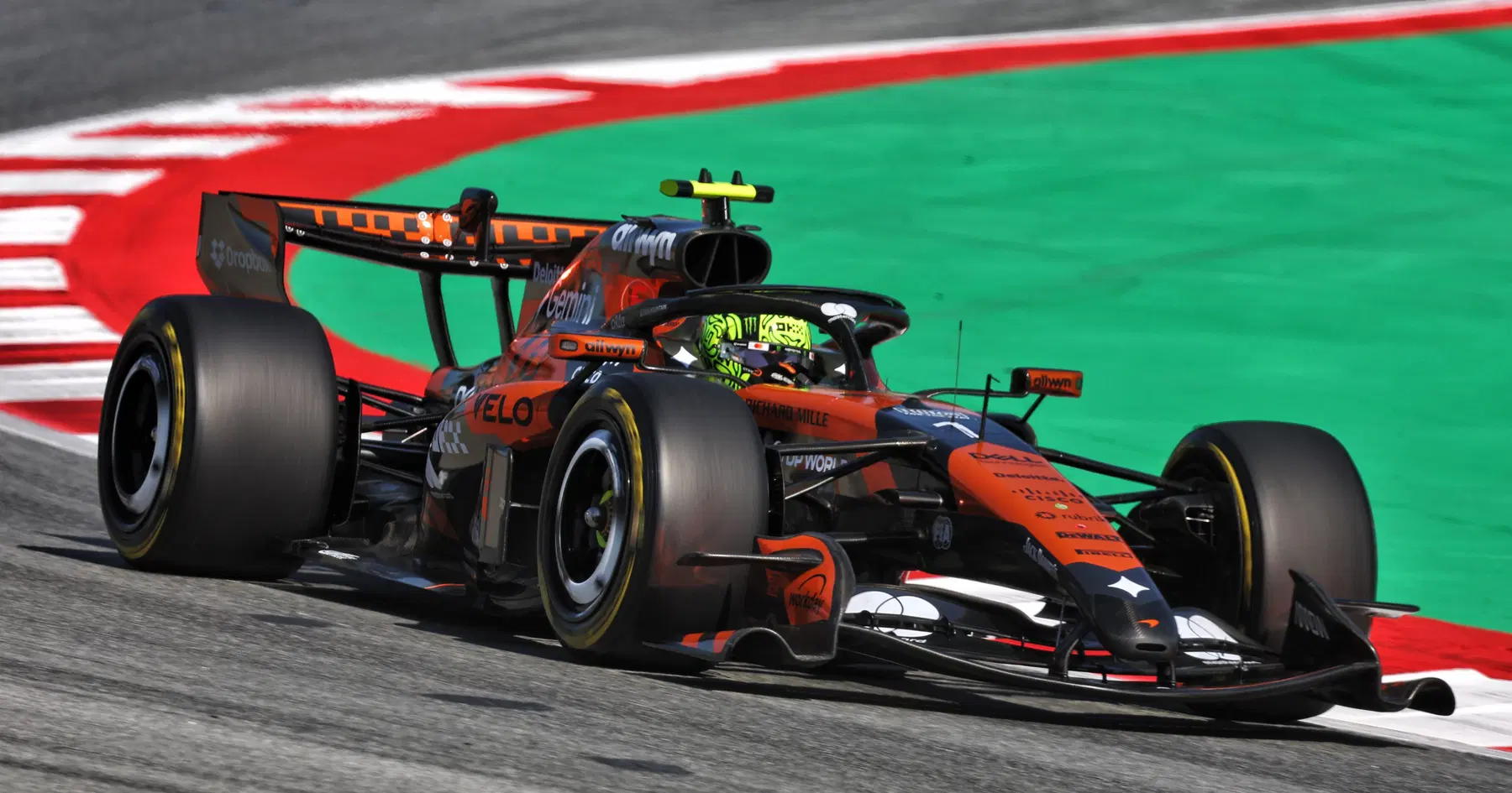 McLaren gibt zu, dass die Mercedes-Beziehung in der Formel 1 2026 zum Nachteil geworden ist