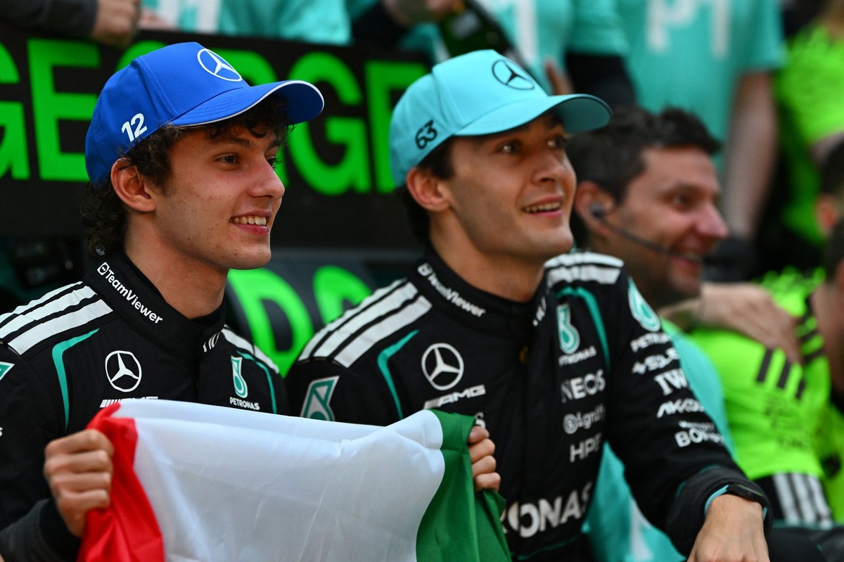 Mercedes weist Spekulationen über Bevorzugung zwischen Russell und Antonelli zurück