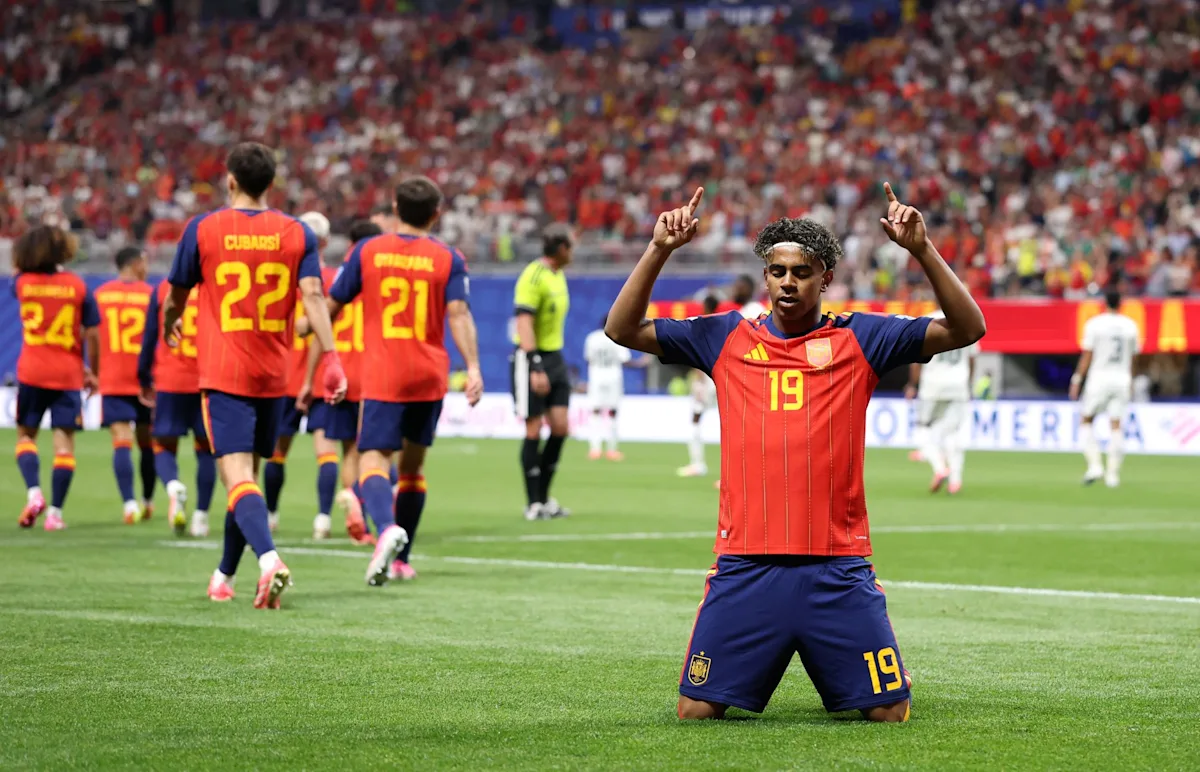 Rampenlicht der Barcelona-Weltmeisterschaft: Spaniens Stars zeigen bei Unruhen in Saudi-Arabien festliche Stücke