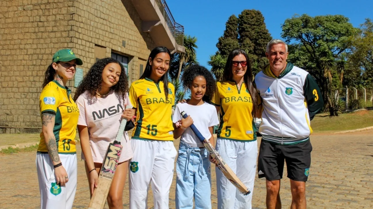 Roberta Moretti, eine bahnbrechende brasilianische Cricketspielerin, zieht sich aus dem internationalen Fußball zurück