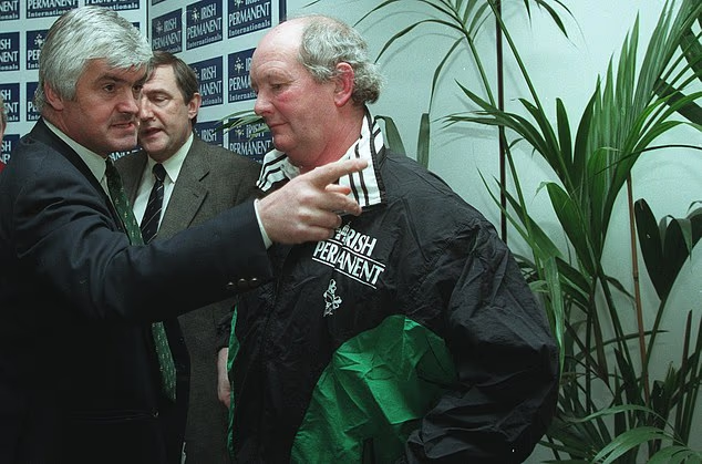 Chaos: Der irische Trainer Brian Ashton (rechts) mit Teammanager Pat Whelan im Jahr 1997