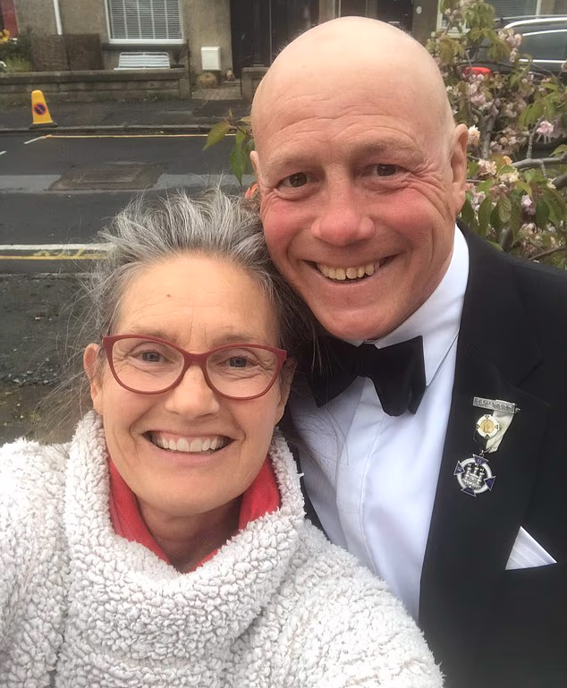 Der schottische Rugbyspieler Scott Hastings (rechts) starb am Geburtstag seiner verstorbenen Frau Jenny (links). Jenny starb, nachdem sie 2024 beim Schwimmen in Wardy Bay in Edinburgh verschwunden war