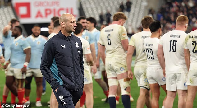 Steve Borthwick leitete die schlechteste Sechs-Nationen-Saison in der Geschichte Englands, gewann nur eines seiner fünf Spiele und verlor zum ersten Mal in einem Test gegen Italien.