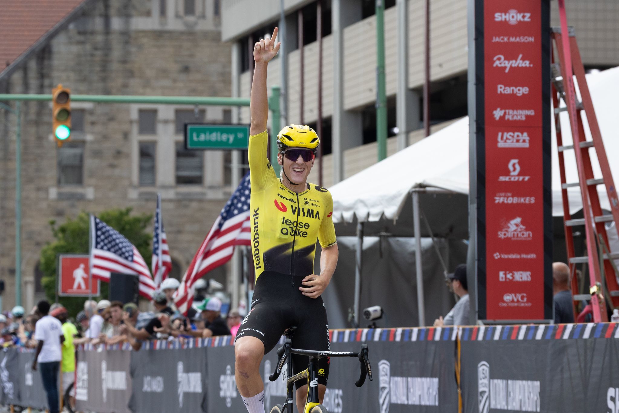 US-Straßenmeisterschaft: Ashlyn Barry besiegt Marcis Shelton und gewinnt den Titel im Straßenrennen der U23-Männer