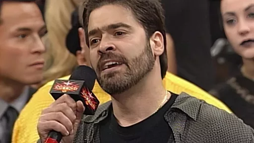 Vince Russo macht Eric Bischoff für die Probleme von TNA Agony und Hulk Hogan verantwortlich, prognostiziert Vince McMahons Rückkehr an die Spitze der WWE, Roddy Piper und mehr