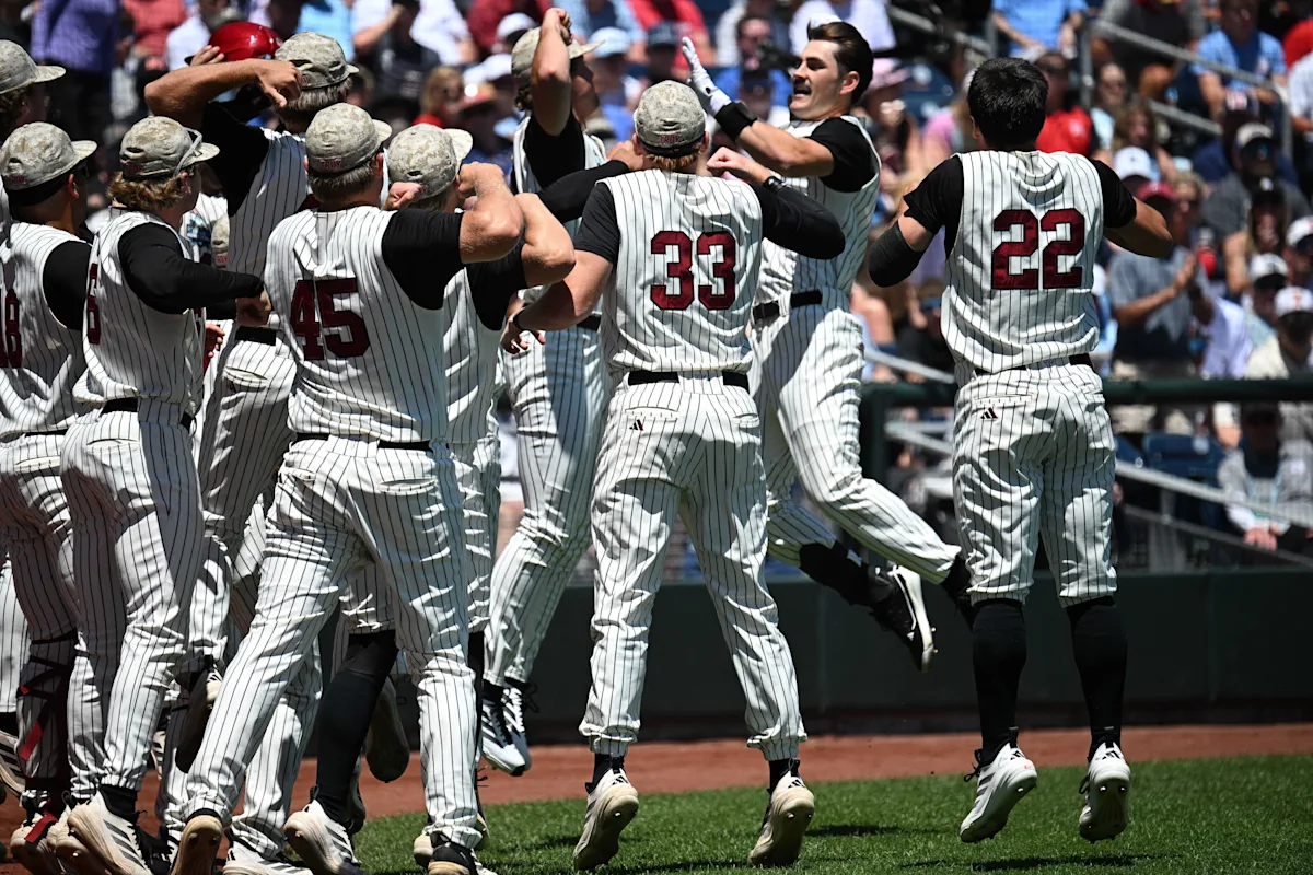 Was die Leistung von Ole Miss gegen Troy ruinierte, nachdem die Rebels bei einer CWS-Niederlage einen Vier-Run-Vorsprung aufgebaut hatten