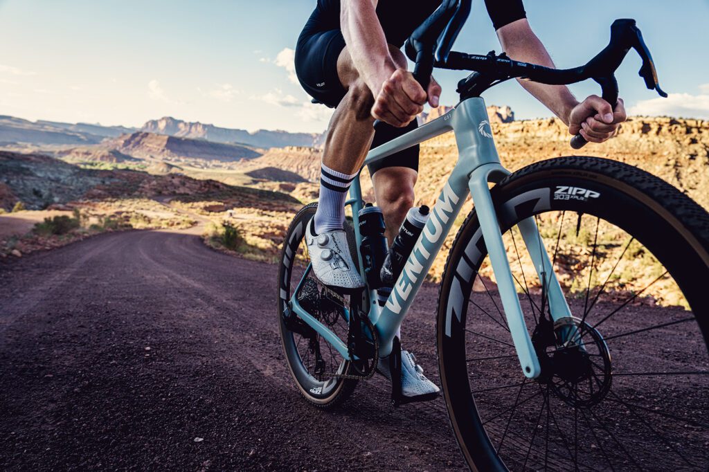 Zipp 303 XPLR S vs. SW – Welcher Gravel-Laufradsatz setzt sich für Abenteuer und Rennen durch?