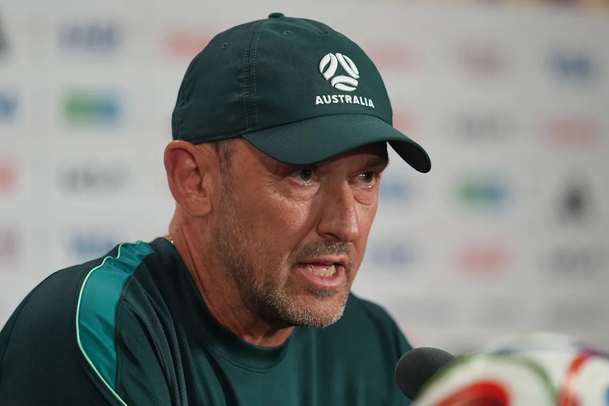 Zwanzig Jahre nachdem er für Australien an der Weltmeisterschaft teilnahm, trainiert Popovic nun die australische Nationalmannschaft