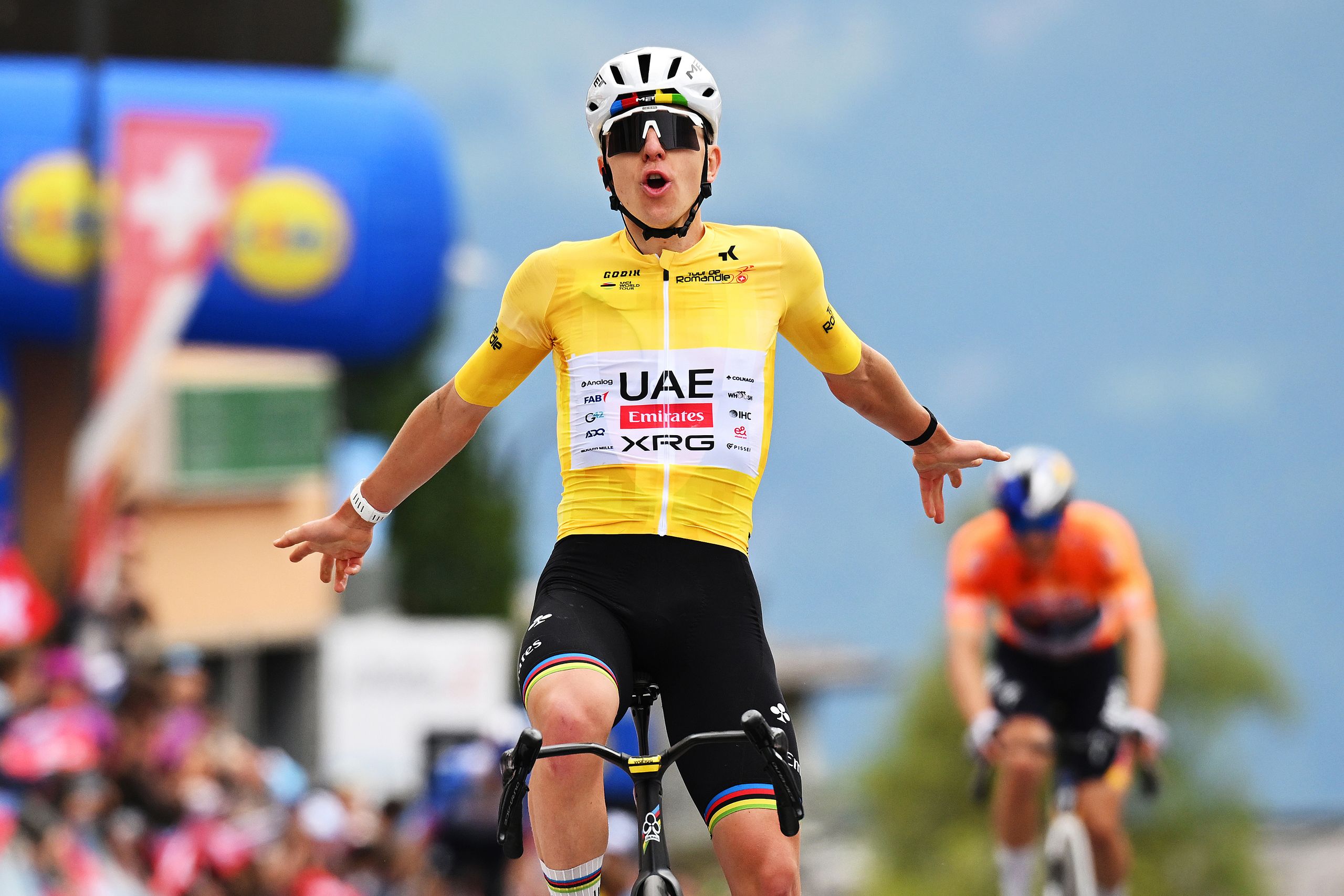 „Das Training ist sehr gut gelaufen“ – eine neue Herausforderung für Tadej Pogaard, der bei seinem Debüt bei der Tour de Suisse die letzten Vorbereitungen für die Tour de France abschließt