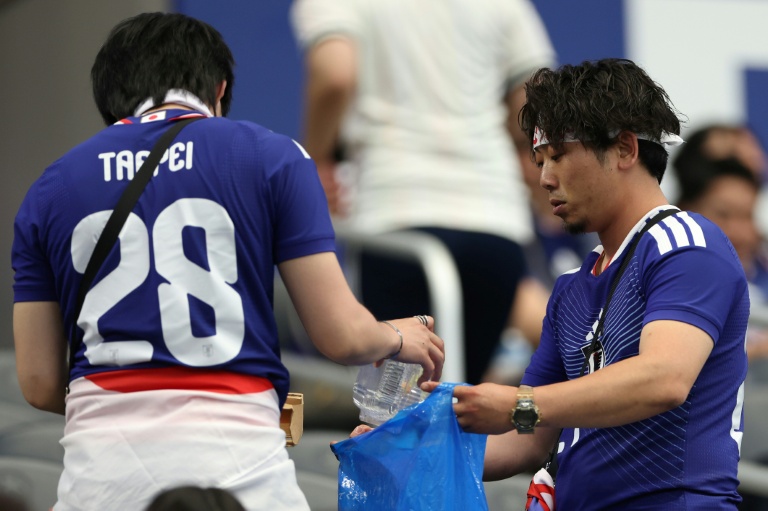„Das ist unsere Kultur“: Japanische Fans reinigen WM-Stadion