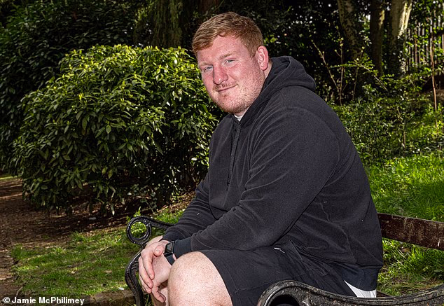 Wales‘ rothaarige Nr. 21 Rhys Carey wurde dank seiner beeindruckenden Einzelleistung gegen Irland über Nacht zum Helden.