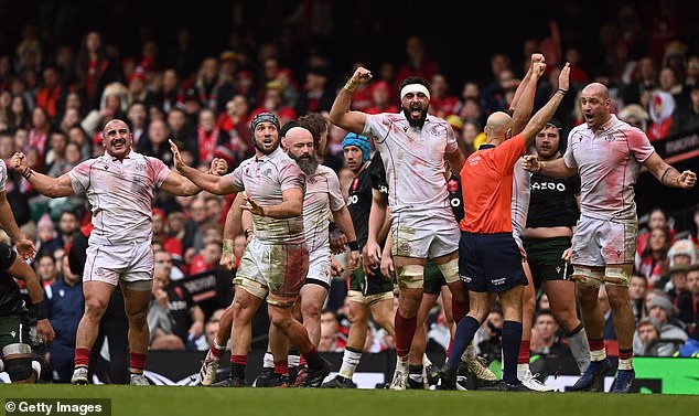 Georgia-Spieler feiern 2022 im Principality Stadium den Sieg über Wales