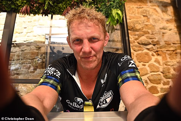 Der englische Weltmeister Lewis Moody wurde mit MND diagnostiziert und sammelt Geld, um ein Heilmittel für die Krankheit zu finden